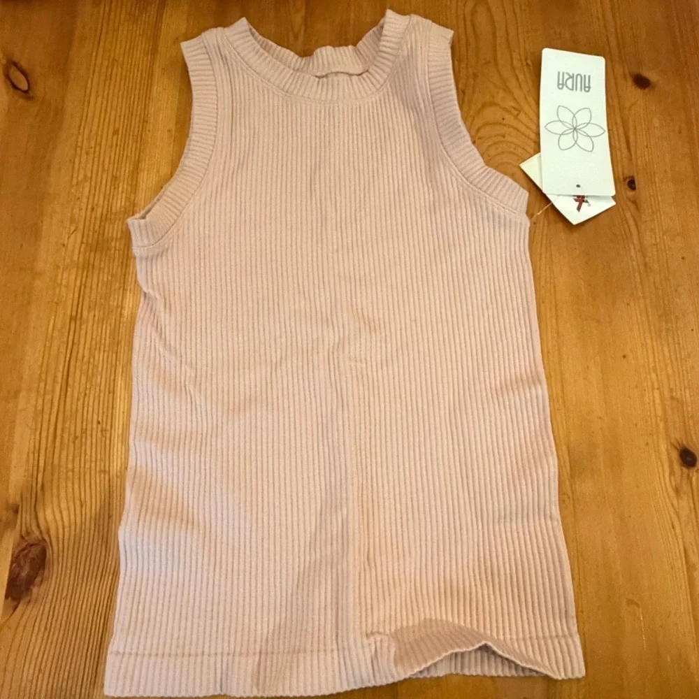 NWT AURA Ribbed tank women M/L - Picture 6 of 9